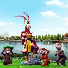 孫悟空和小猴子雕塑，玻璃鋼卡通動物雕塑